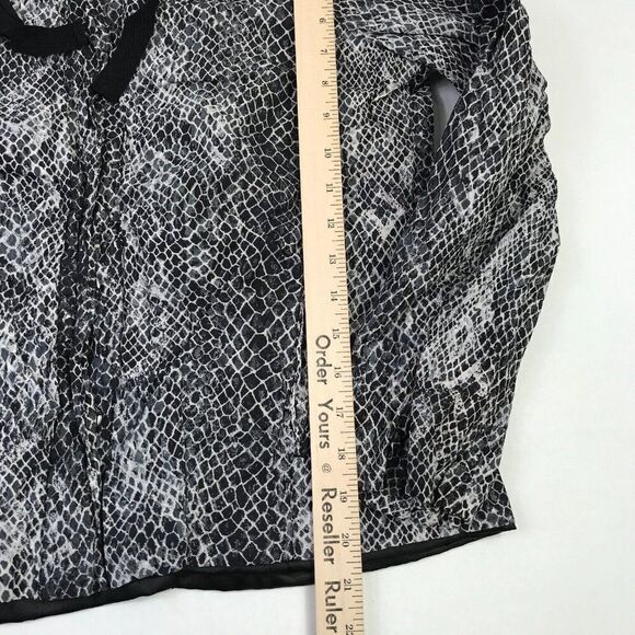 Chicos Womens Crinkle Jacket Snakeskin Print Long Sleeve Snap Button 0 S Small - Picture 6 of 12
